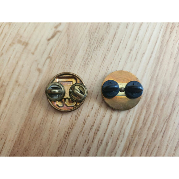 Vintage US Army Military Collar Brass Insignia Pins Lot of 2 – Uniform Buttons - Picture 2 of 4